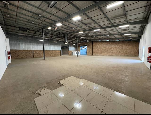 4,701M² WAREHOUSE TO LET IN KEMPTON PARK CENTRAL
